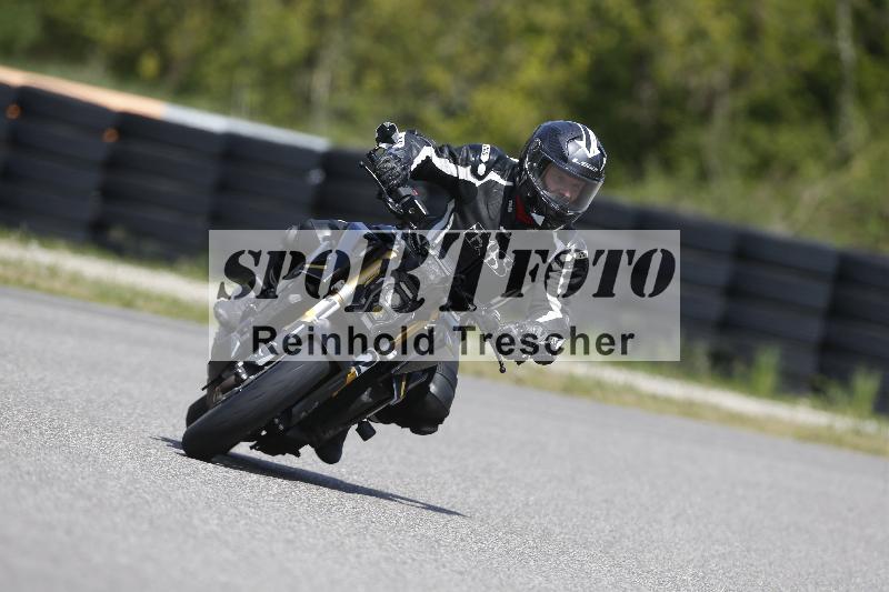 /Archiv-2025/09 22.04.2025 Cornu Master School ADR/rot-rouge/12